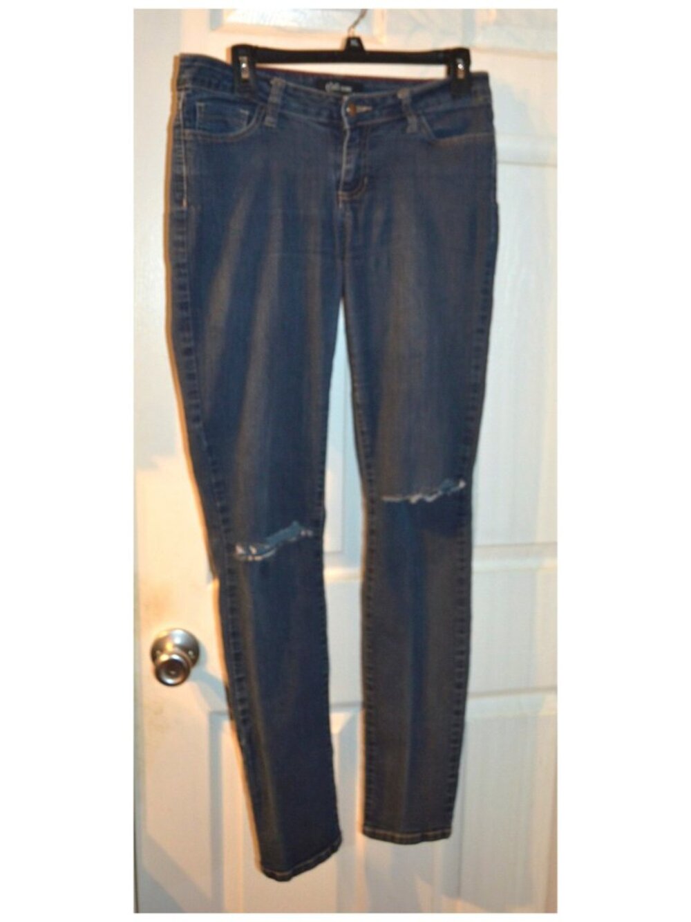 Cello Women's Distressed Blue Denim Jeans Sz 11 WV 15017-KH DN-1009
